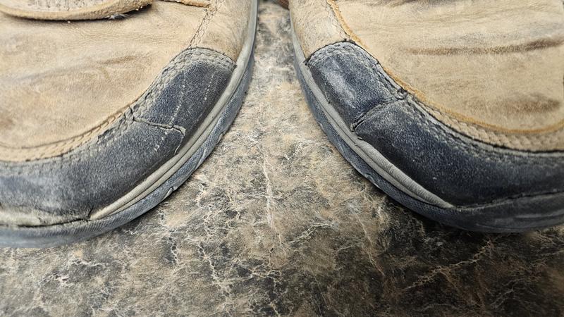 Cracks on both shoes