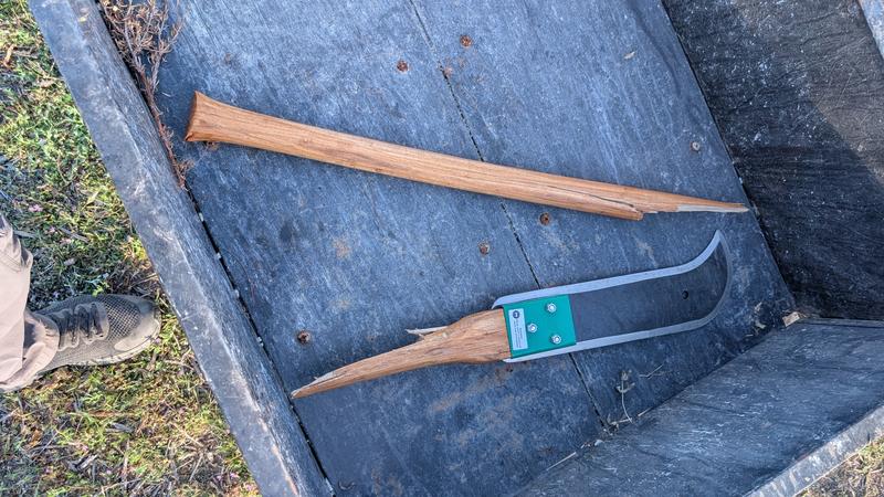 Broke within first 30 minutes of use.