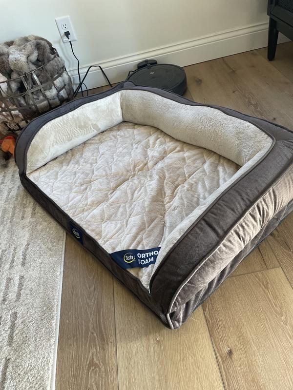 Supposed to be black and a bigger bed