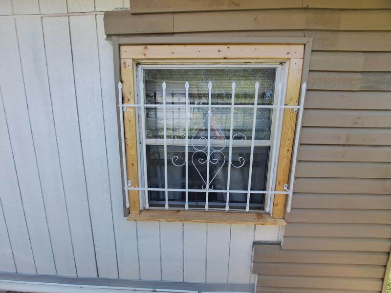 Mounting Brackets (frontal view)