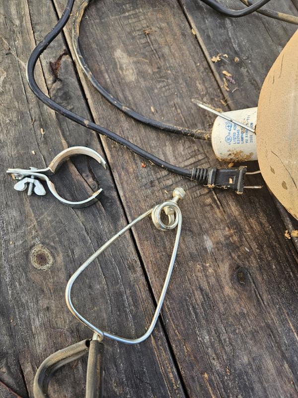 The bracket fell off the clip!