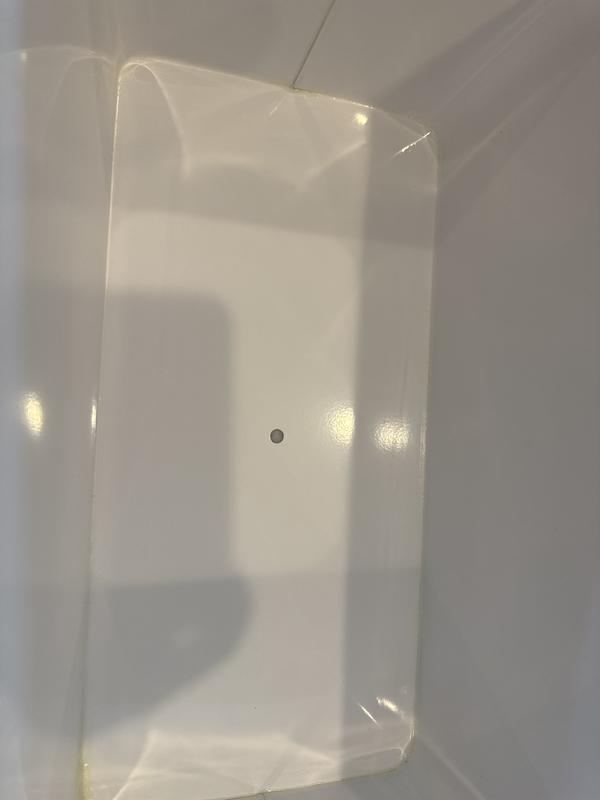 Will not hold ice/water without leaking.