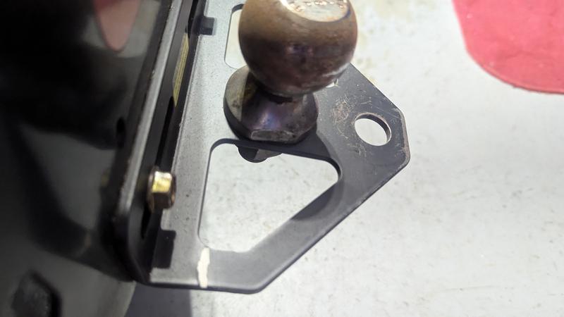 Weak spot in the hitch plate