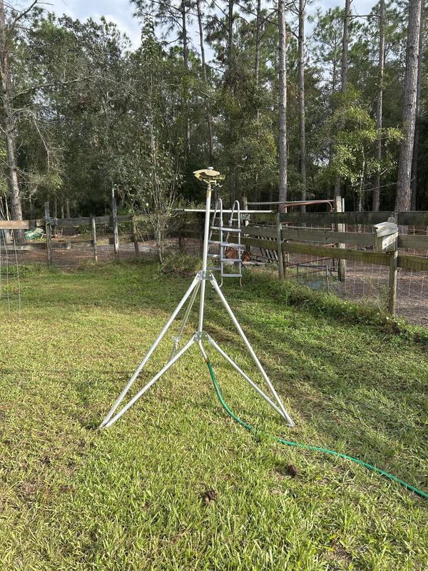 Wont go back and forth and also leaks at the bottom