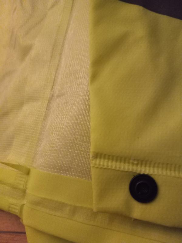 Put together like a cheap blow up pool toy