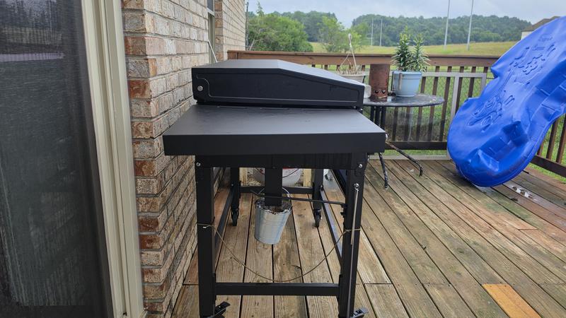 Left shelf is failing, the grill itself is rusting