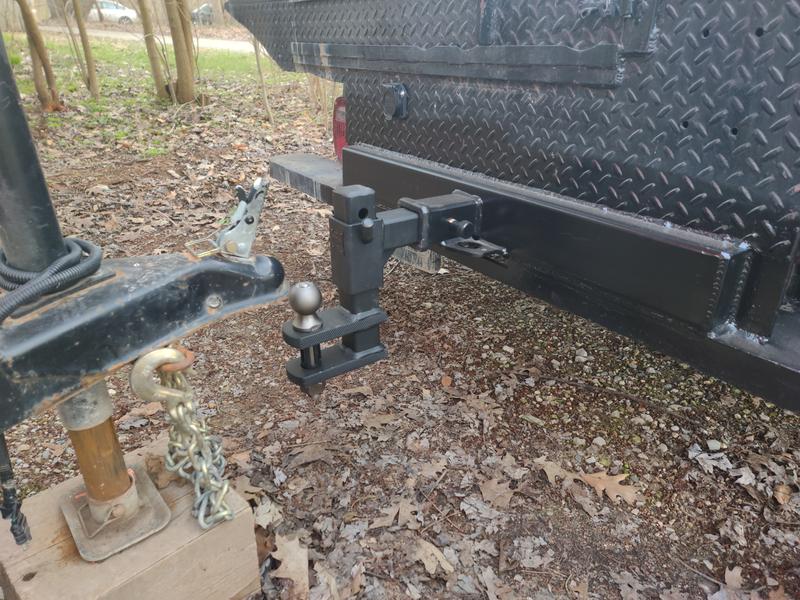 Easy adjustment for tow height