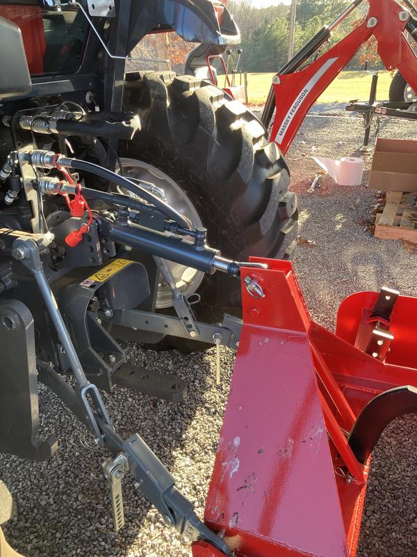 Massey Ferguson 1835M with ama hydraulic top link