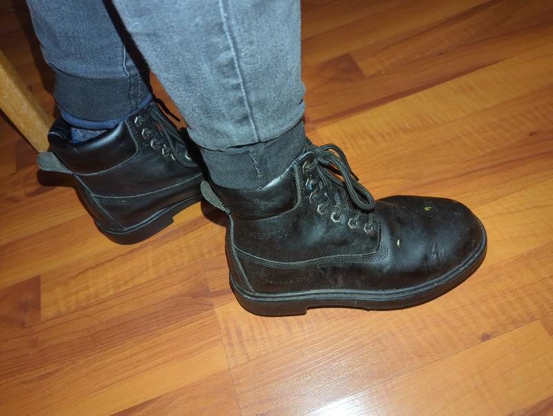 This pair is the ones i bought last year july 2019. Its now dec 2022. They are still good. But starting to wear inside and the leather is starting to crack from the weather