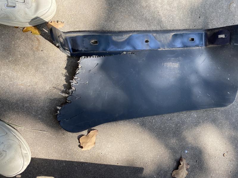 Ripped discharge chute