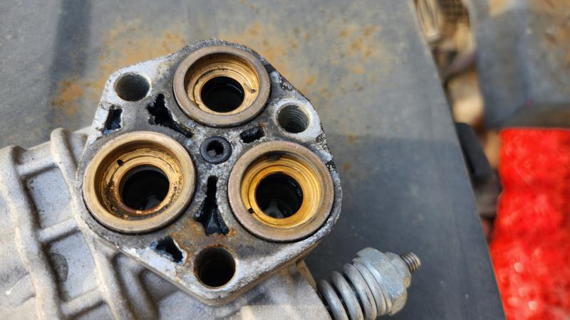 Piston seats