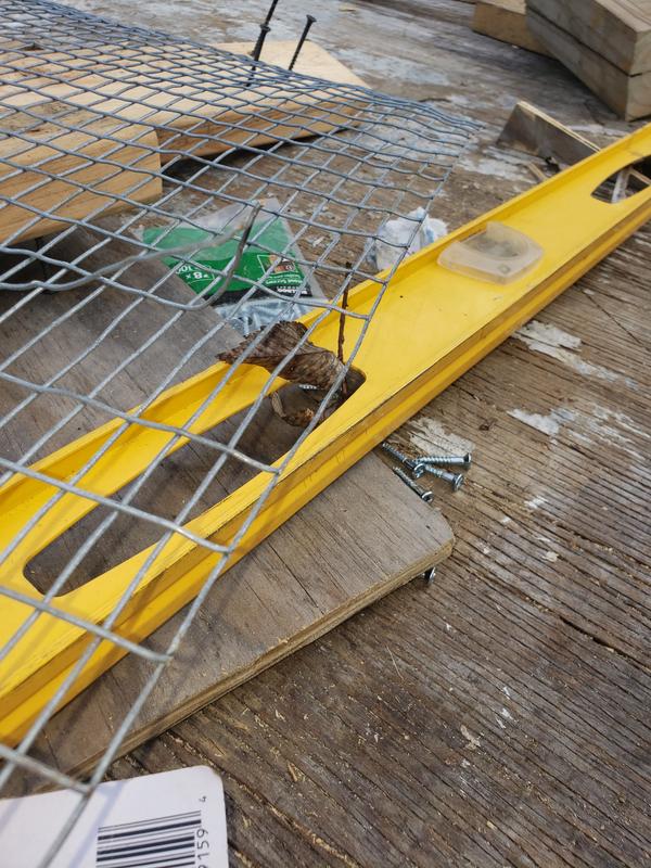 Wire welds broke on welded wire