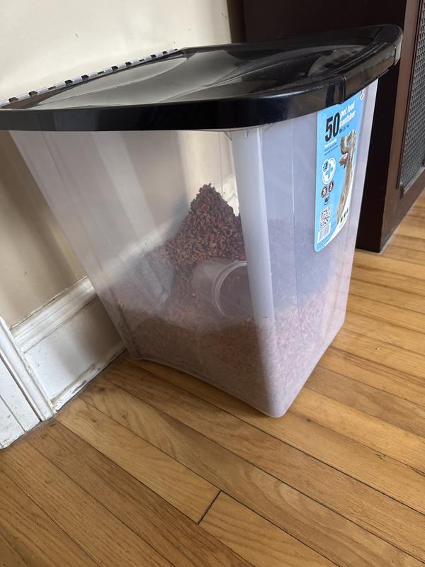 It being on castor makes it super easy to move.