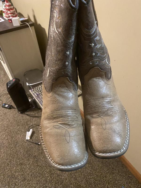 Still is good condition but sole damaged and nothing done to cause such damage