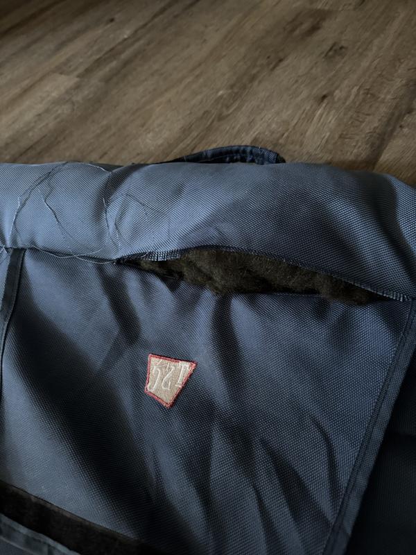 Ripped at seam and tore Velcro off the bottom.