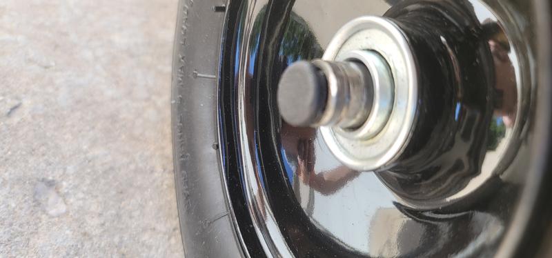 Missing snap ring retainer.