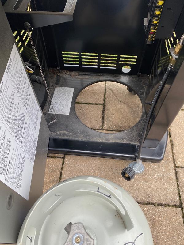 tank hole inside the Weber E-215