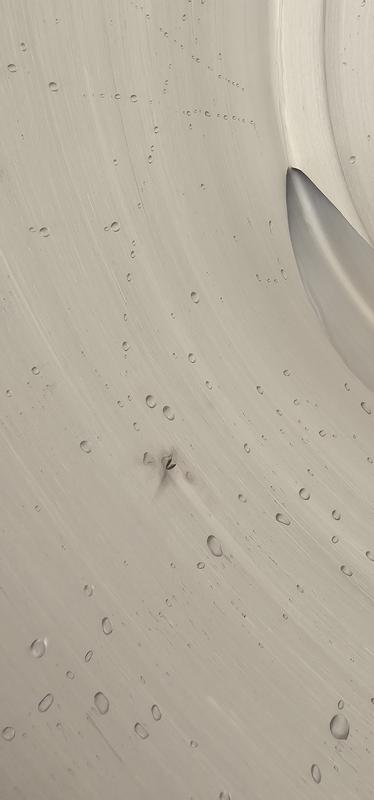 Scratches/dents on the pot