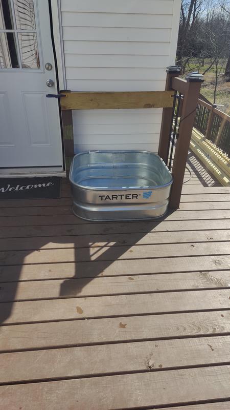 Outdoor dog wash station