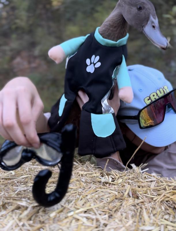 Perfect for my ducks 🥰. Not sure about the mask but still super cute