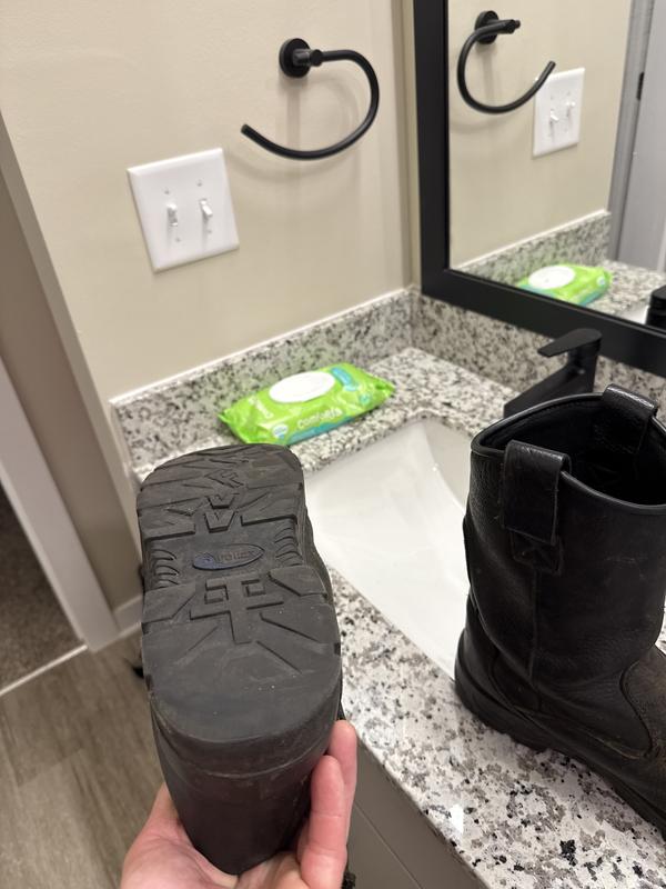 These are heavy used 1 year old. I walk 5-10 miles a day in them