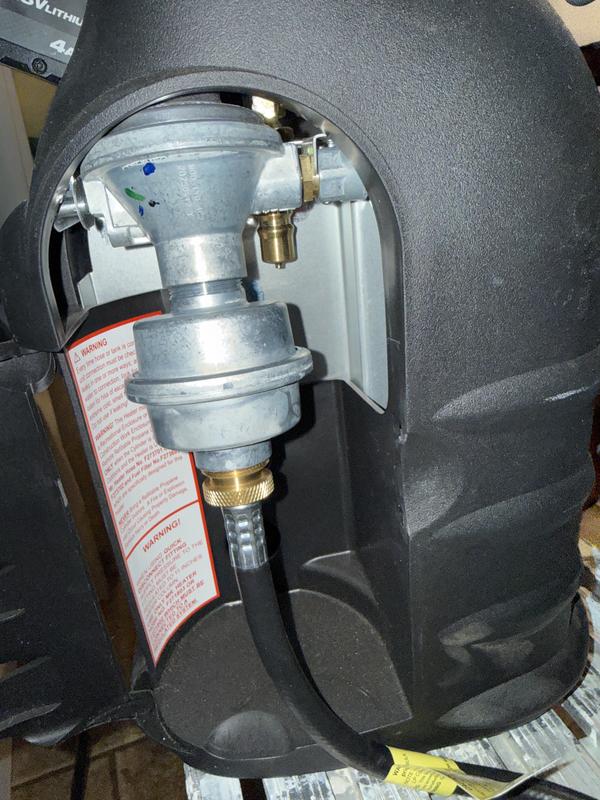 Optional 20lb tank 12ft hose mated to a filter.