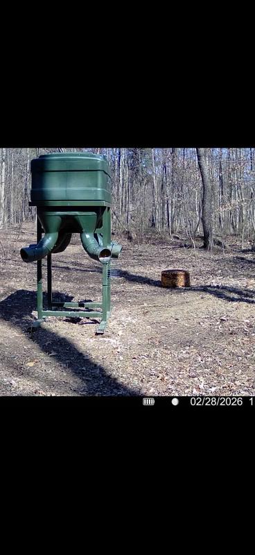 You will see it on the right of the feeder