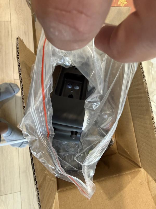 Where the screen should go. Looked through box 5 times, nowhere to be found.
