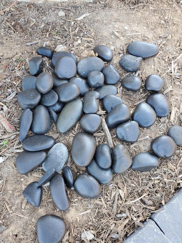 Black Rocks: not so black