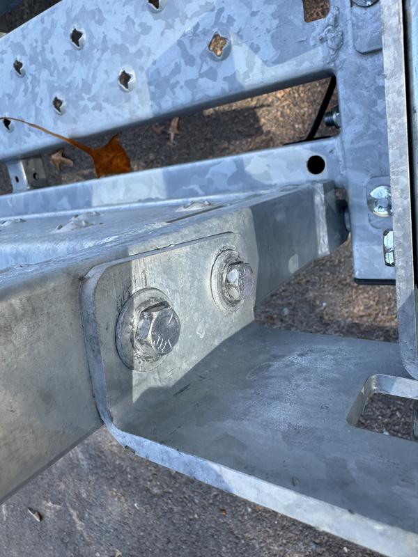 Frisco shows correctly installed jacket second photo shows incorrectly installed bracket