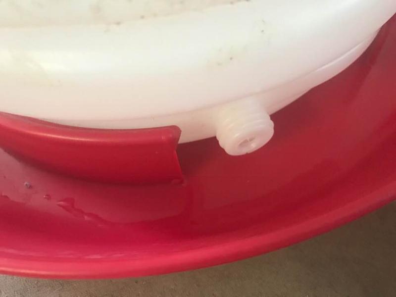 Water spout at bottom without cap,  water flows out evenly.