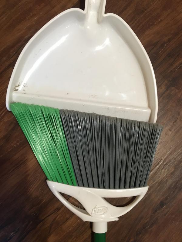 Frustrating dustpan that’s too small and no edging.
