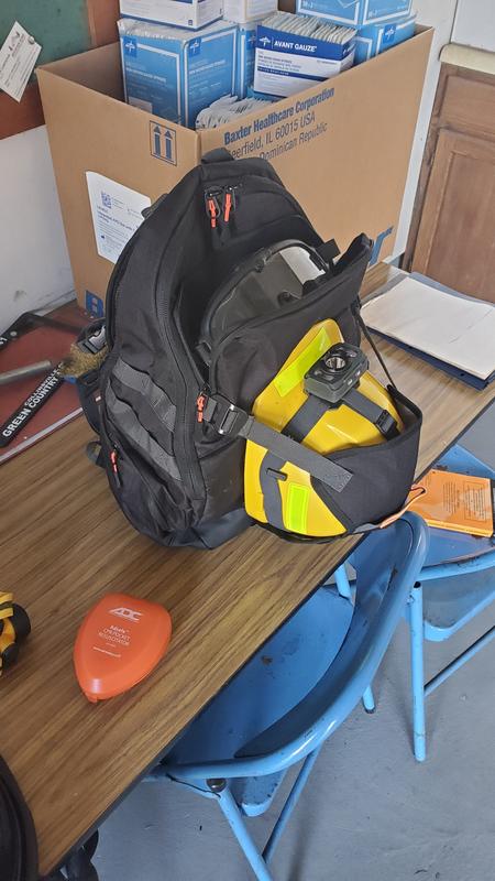 Hard hat with 5 hr. 600 lumens, Head lamp.  Extra Batteries inside.