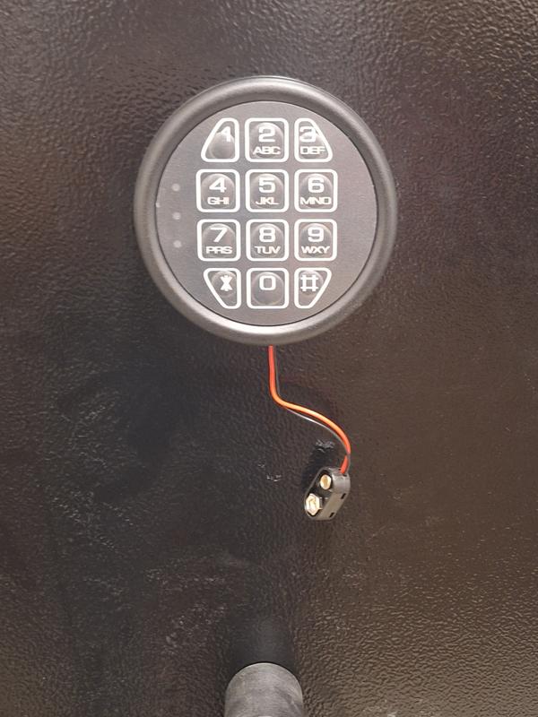 Electronic Lock Defect - Battery Workaround