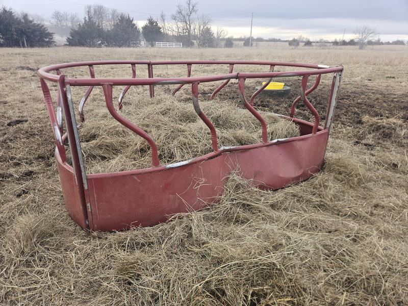 Made for cattle but doesnt hold up to them