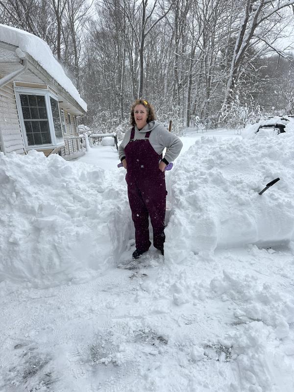 Love that they come in tall sizes, and that they fit over layers of clothing without making you look like an Oompa Loompa 😆