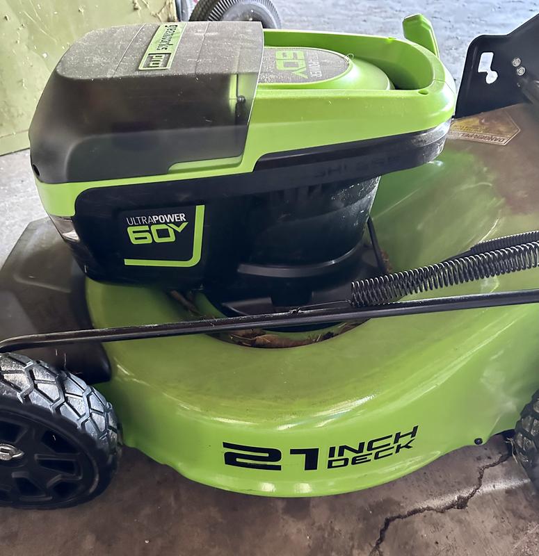 Greenworks 60 volt 21 inch deck lawn mower side view