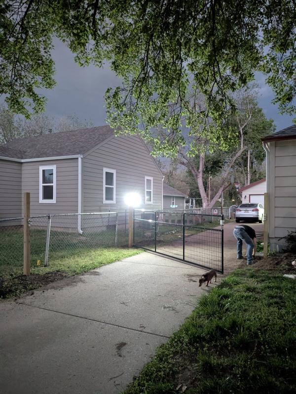 Area where we could not mount unless we cut the mesh and it was the same on the other side of the gate.