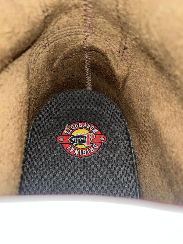 Right boot with lip that was fine