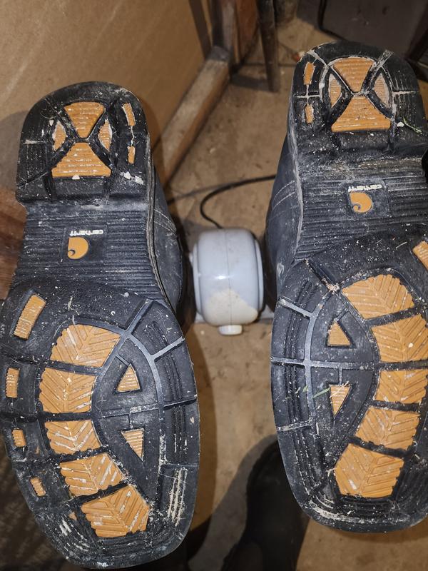 This bottom tread is great for all weather and mud and snow is no issues.