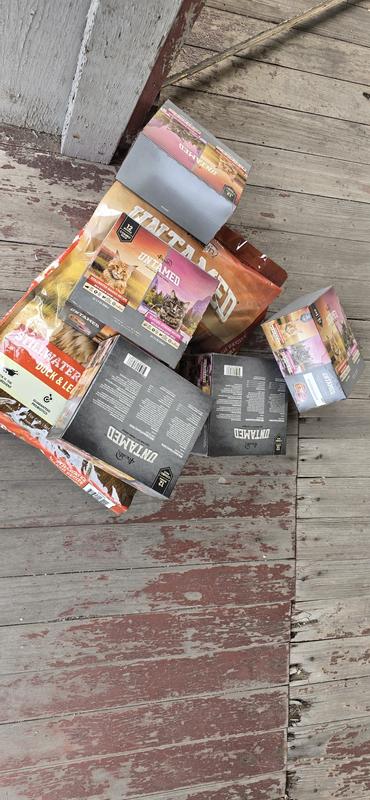 Although MY cats love this, this is how the delivery guys chose to throw the food on the porch and bust up the boxes of wet food.