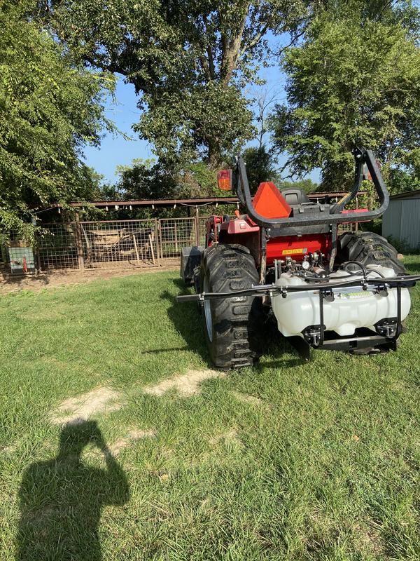Different boom than shown in pictures on box and on website.