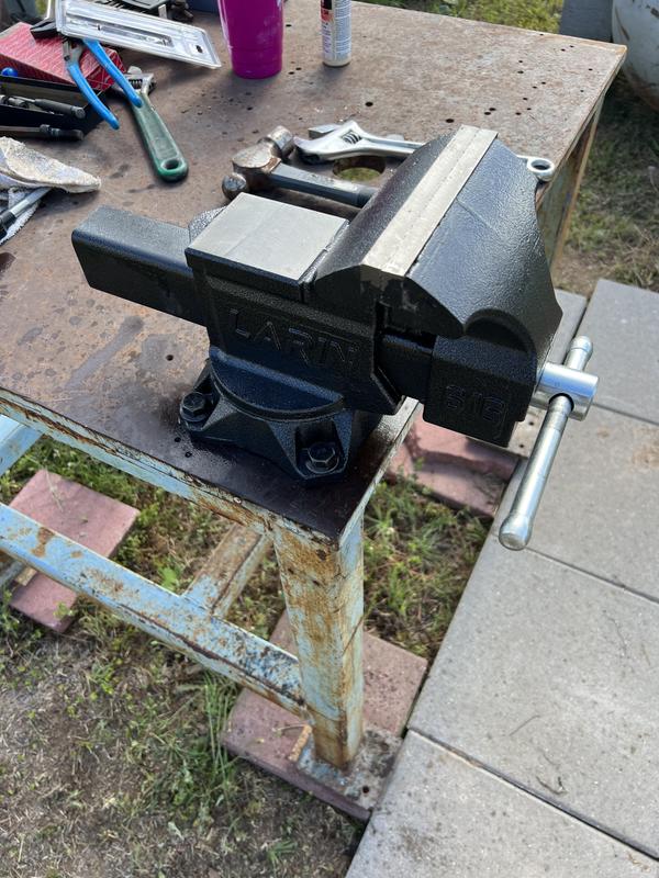 Vise mounted on work table
