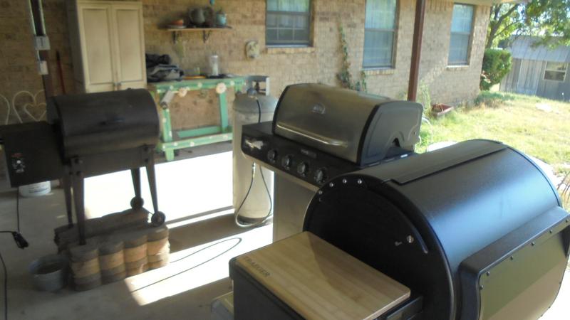 TRAEGER PELLET GRILL Gril portatif aux granules Tailgater 20 de Traeger,  300 po², noir, acier inoxydable TFB30KLF