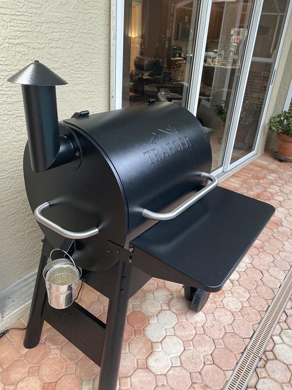 Traeger Pro Series 22 TFB57 Pellet Grill - Bronze