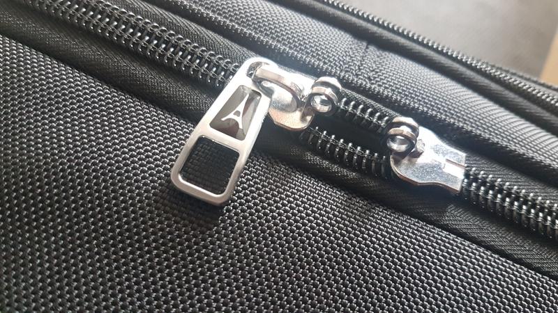 Zipper pull broke off