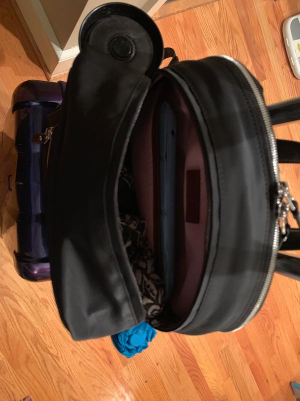 Tablet & laptop pockets plus a zippered pouch inside & out, 2 slit pockets, pen pocket!