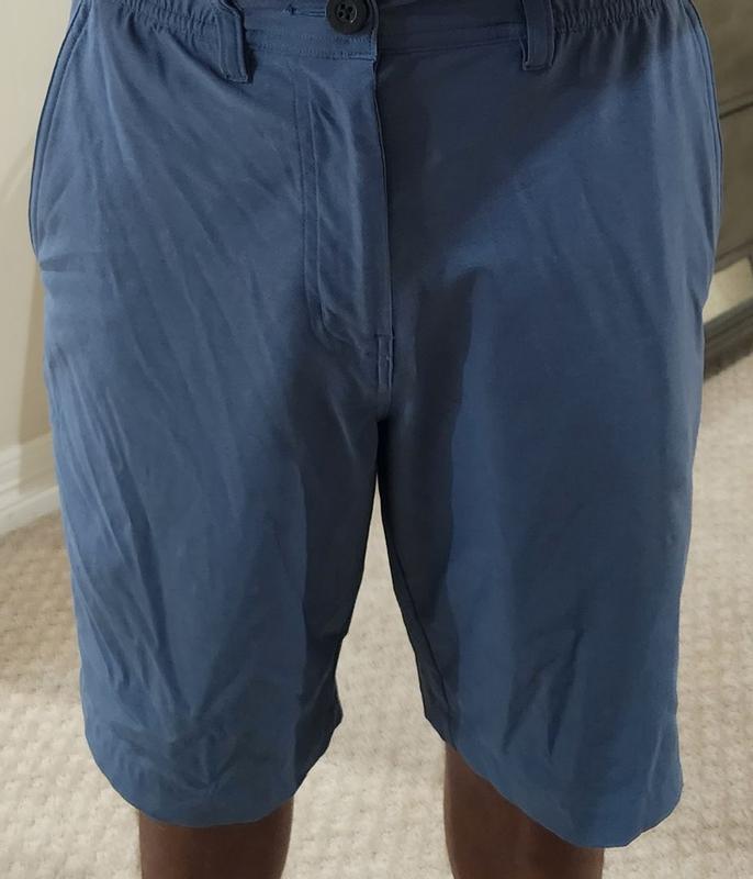 Customer photo for "Comfortable golf shorts with drawstring and button"