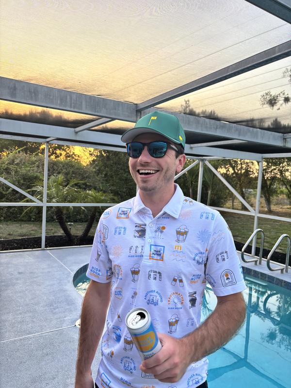 Polo Blanco Polo Travis Mathew Pineapple Paradise Para Hombre