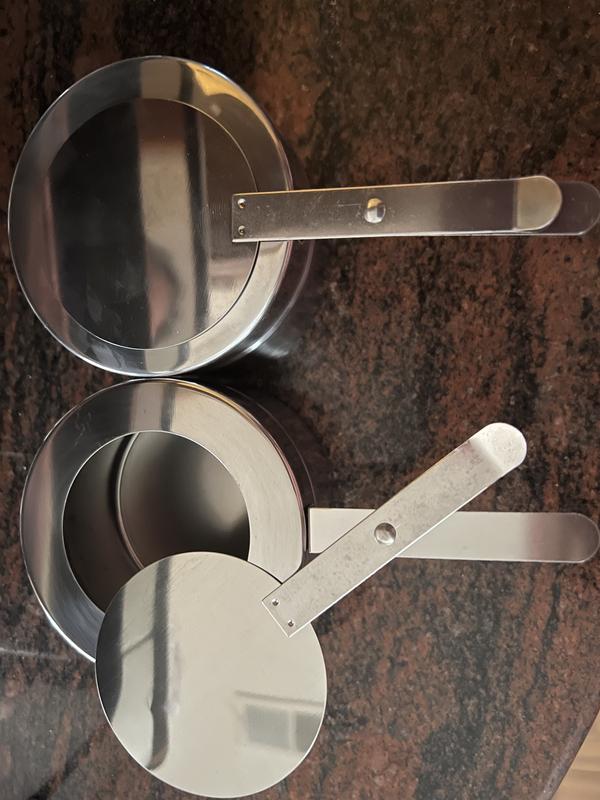 Comes with two heating cups